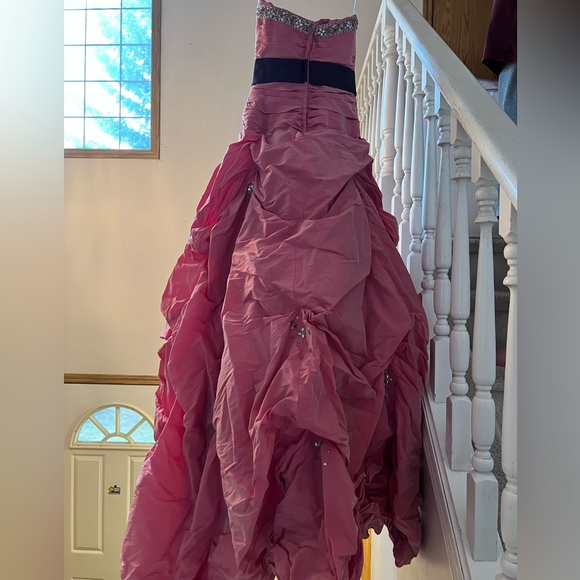 Only wore once size 2 - Picture 7 of 11